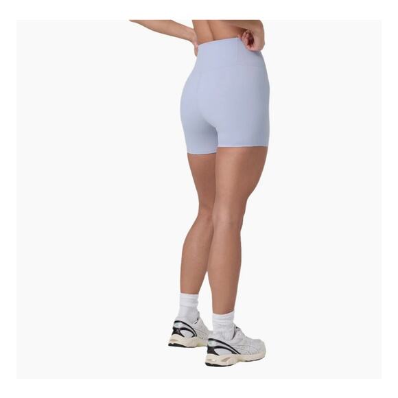 SOLD Vuori Women's AllTheFeels Short Lavender Mist Size Small - Picture 2 of 8